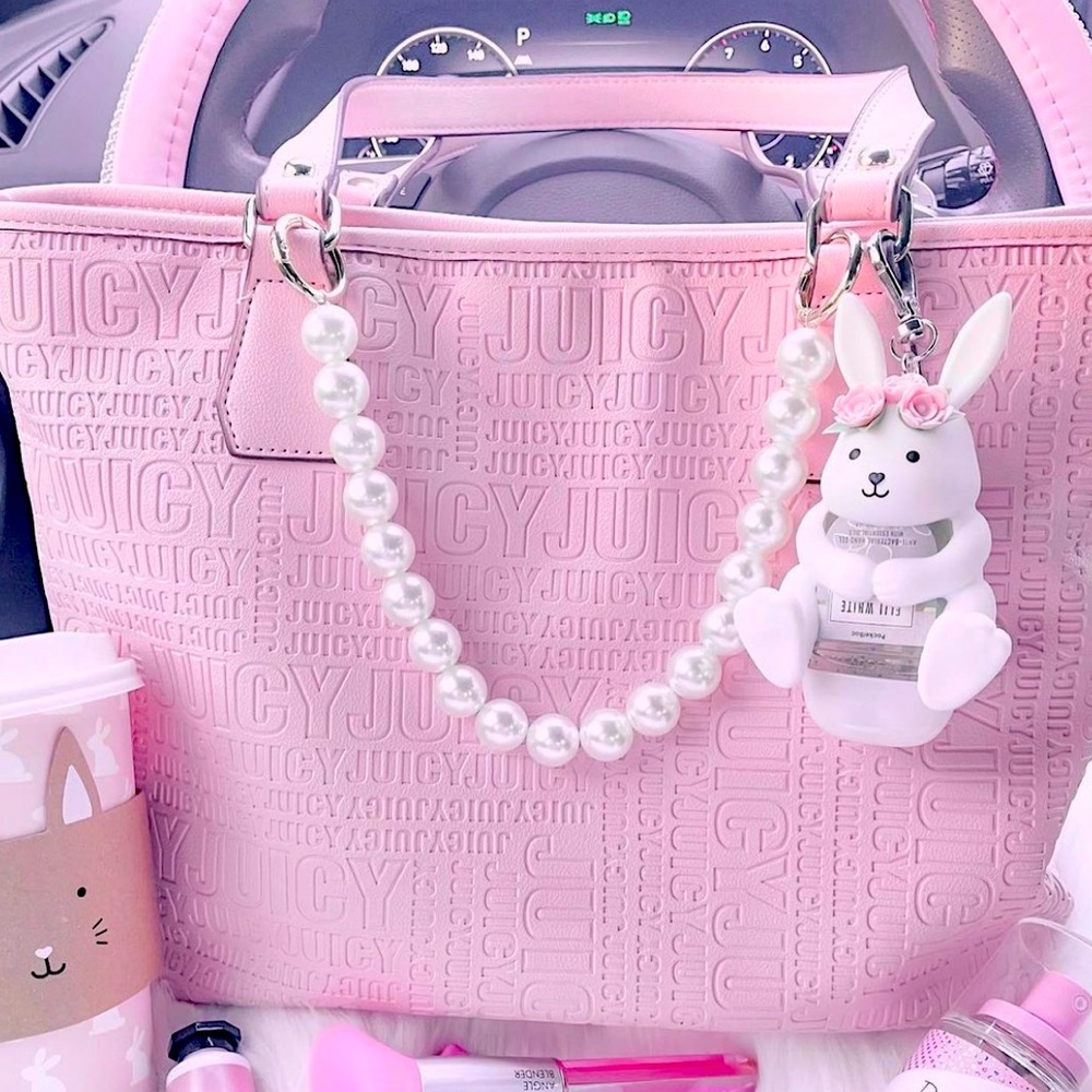 NOT SELLING I am actually in search of this juicy couture taffy tote!